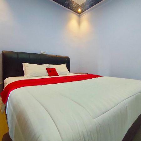 מלון Wates  Reddoorz Syariah Near Stasiun Wates מראה חיצוני תמונה