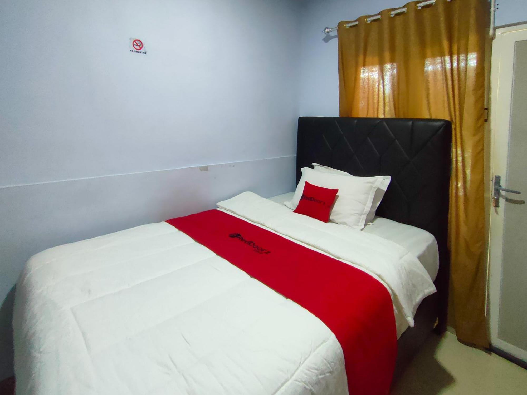 מלון Wates  Reddoorz Syariah Near Stasiun Wates מראה חיצוני תמונה